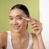 EYEBROW SERUM APPLY
